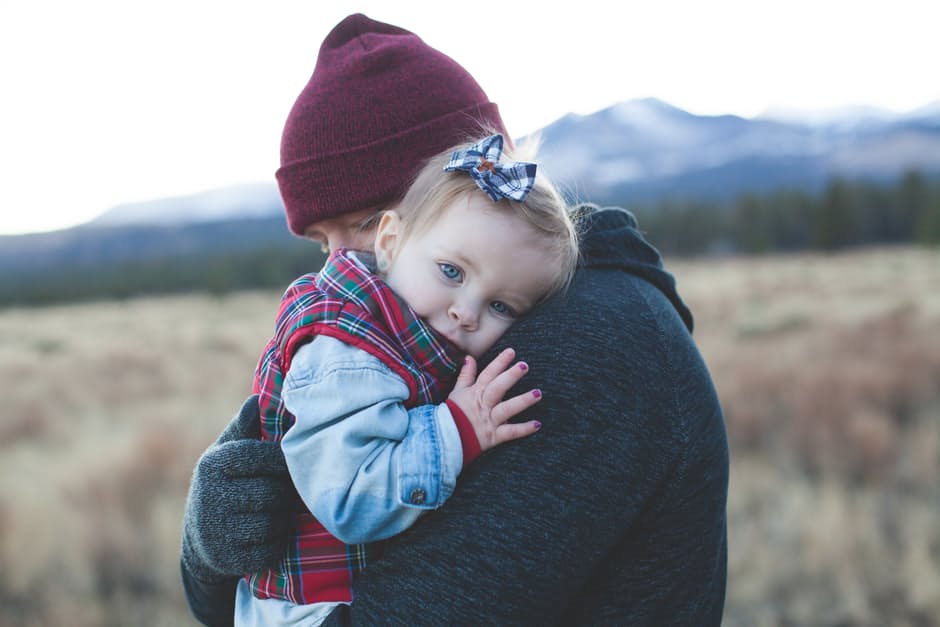 Die Kraft des Kuschelns – Ein Loblied auf die (Baby)Massage